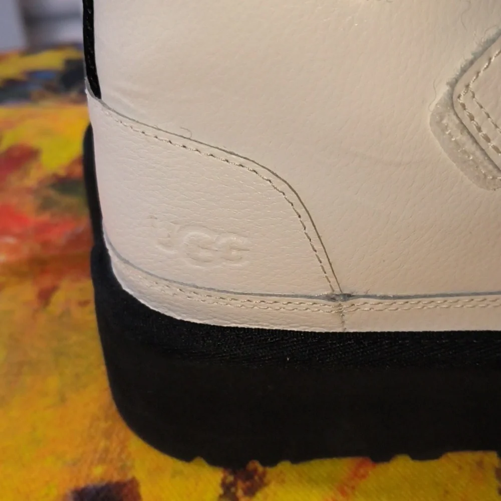UGG Australia Neumel Platform Boot White Leather Size 3 Girl UK 2 EU 35